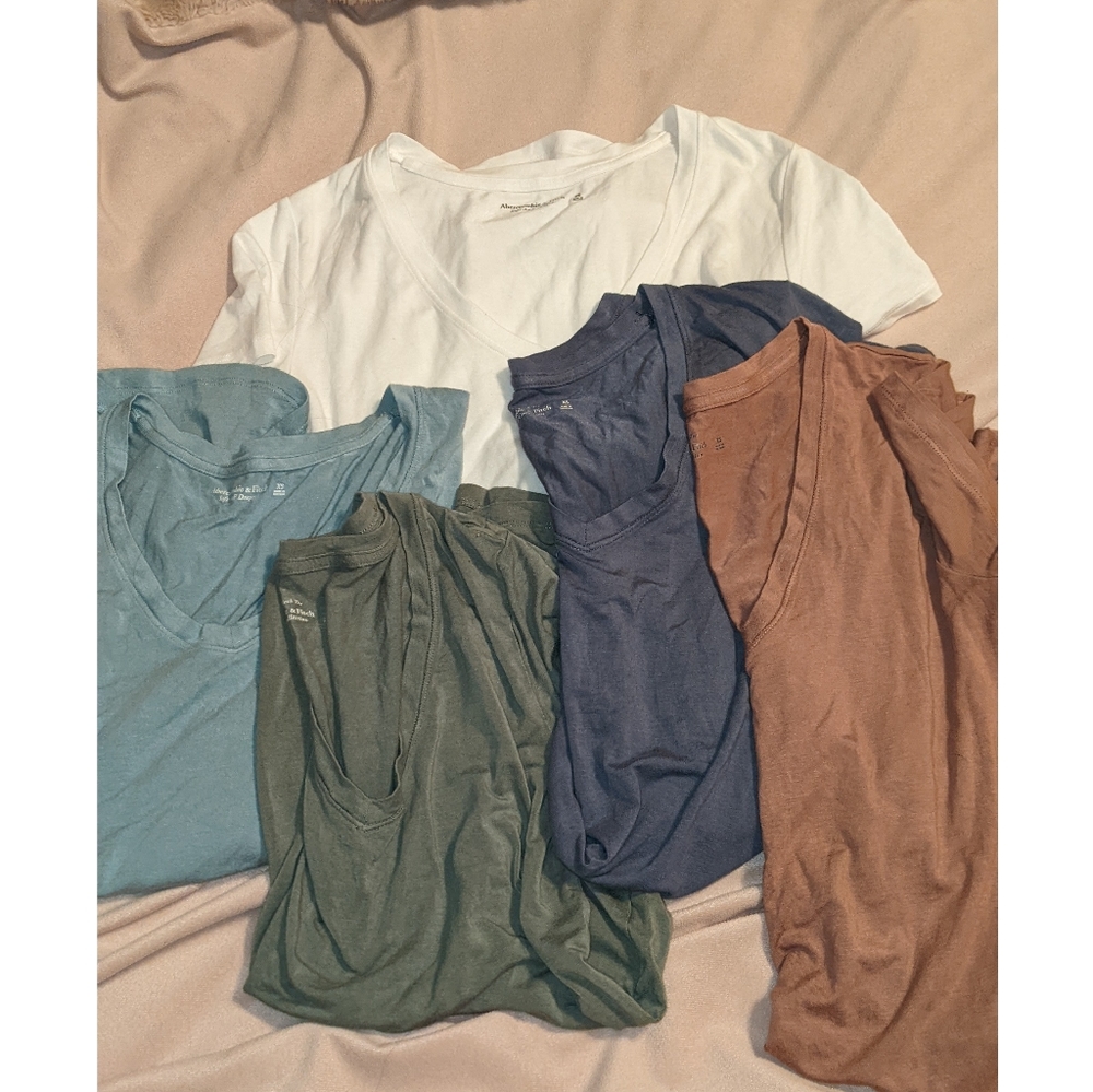 BUNDLE 5 A&F Soft Drapey V-Neck Ts